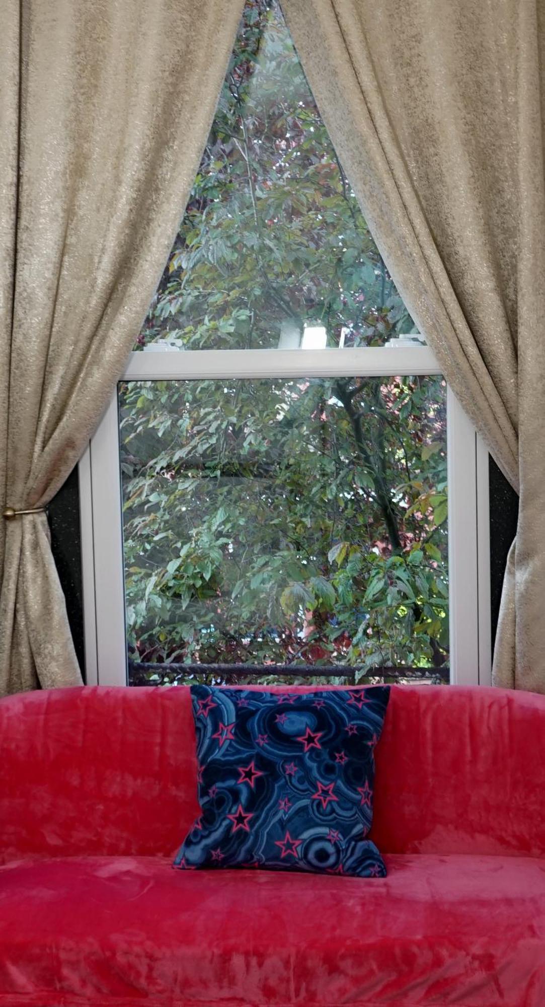 Beautiful London Home Sleeps 6, 2 Minutes To Metro Екстер'єр фото