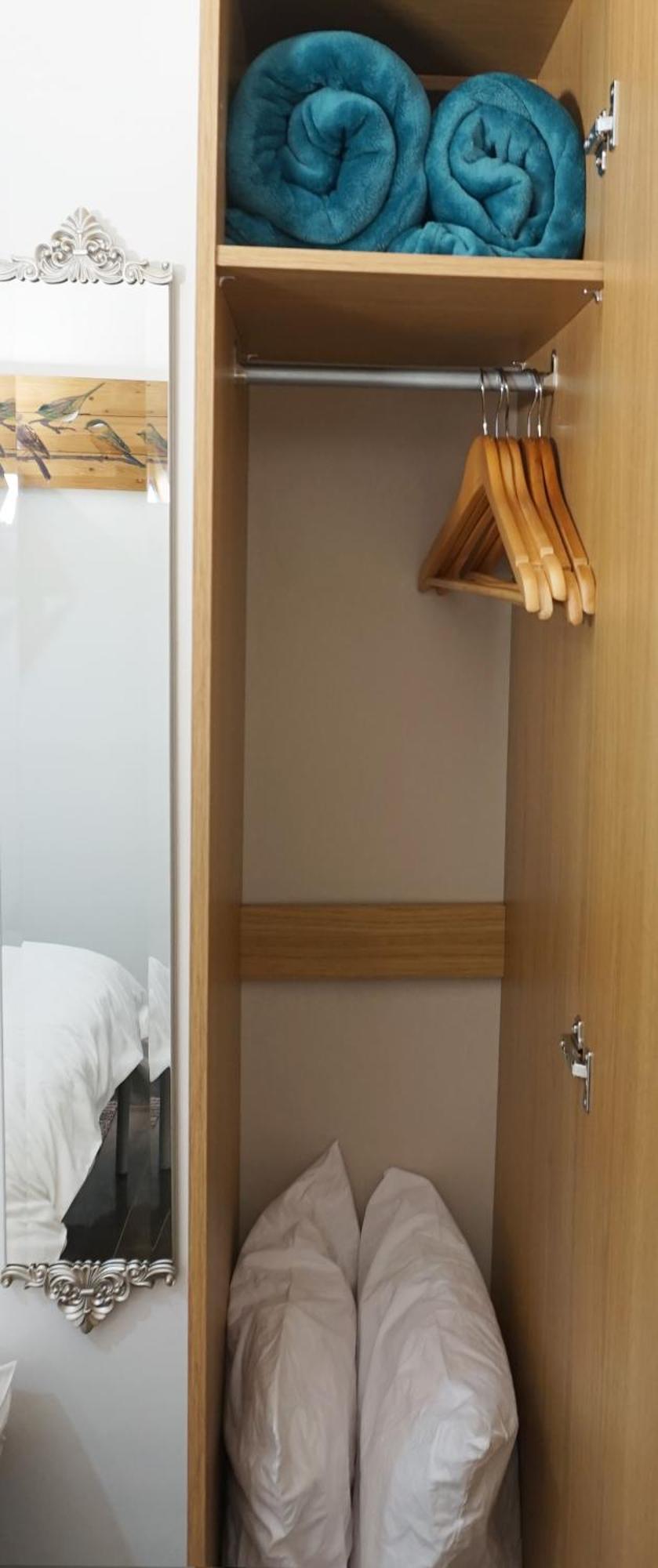 Beautiful London Home Sleeps 6, 2 Minutes To Metro Екстер'єр фото