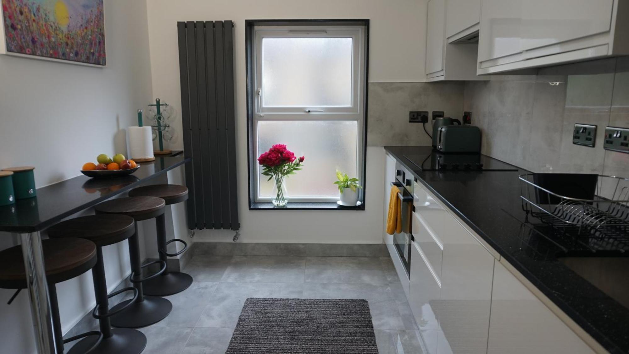 Beautiful London Home Sleeps 6, 2 Minutes To Metro Екстер'єр фото